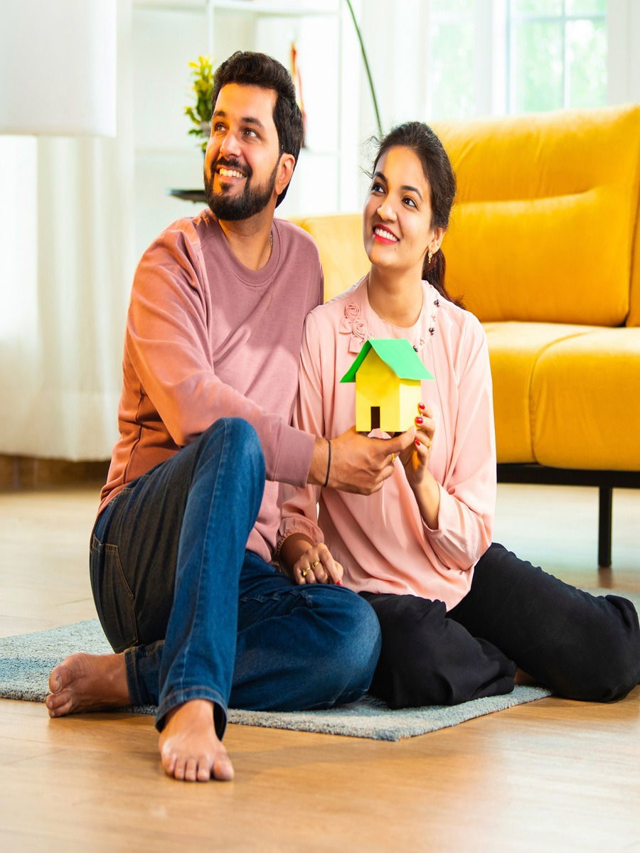 पत्नीच्या नावावर घर खरेदी केल्यास मिळणारे ५ फायदे - Marathi News | पत्नीच्या नावावर घर खरेदी केल्यास मिळणारे ५ फायदे | Latest Photos at Lokmat.com