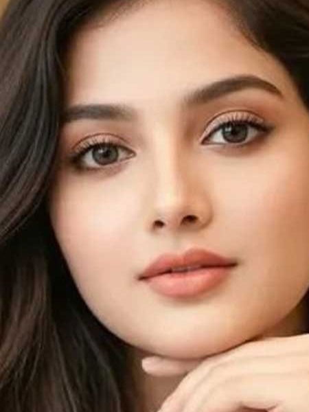 रात्री चेहऱ्याला 'हे' तेल लावा, सोन्यासारखी चमकेल त्वचा - Marathi News | रात्री चेहऱ्याला 'हे' तेल लावा, सोन्यासारखी चमकेल त्वचा | Latest Photos at Lokmat.com