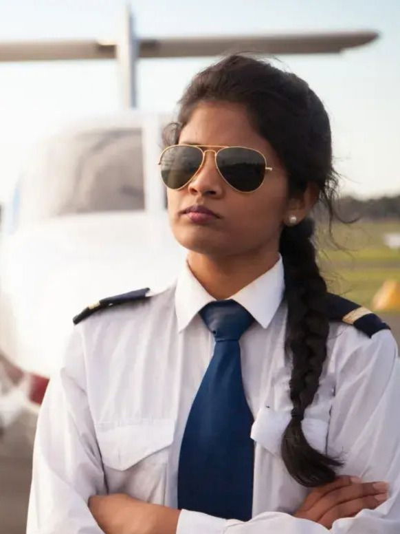 विमानाच्या पायलटला पगार किती मिळतो? - Marathi News | विमानाच्या पायलटला पगार किती मिळतो? | Latest Photos at Lokmat.com