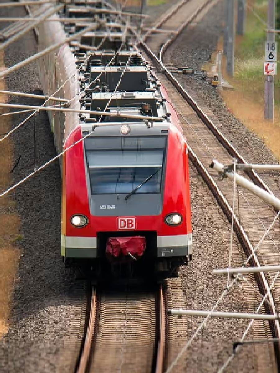 भारतातील कोणत्या राज्यात अद्याप रेल्वे नाही? - Marathi News | भारतातील कोणत्या राज्यात अद्याप रेल्वे नाही? | Latest Photos at Lokmat.com