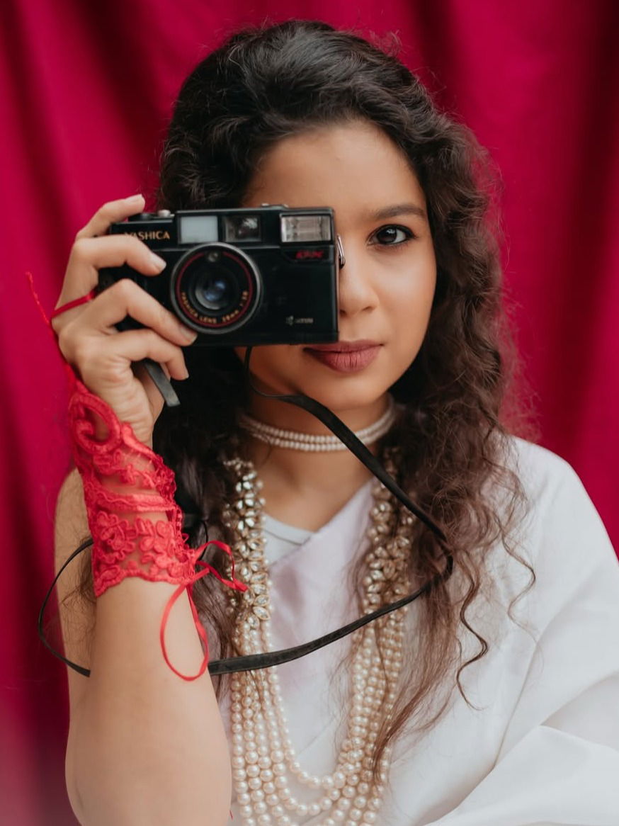 भाग्यश्रीने नवरात्रीनिमित्त केलं खास फोटोशूट - Marathi News | भाग्यश्रीने नवरात्रीनिमित्त केलं खास फोटोशूट | Latest Photos at Lokmat.com