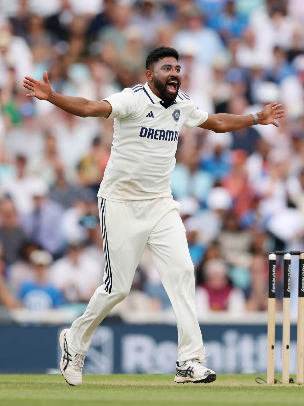 'फायटर' मोहम्मद सिराजच्या व्यक्तीमत्वाबाबतच्या १० विशेष गोष्टी - Marathi News | 'फायटर' मोहम्मद सिराजच्या व्यक्तीमत्वाबाबतच्या १० विशेष गोष्टी | Latest Photos at Lokmat.com