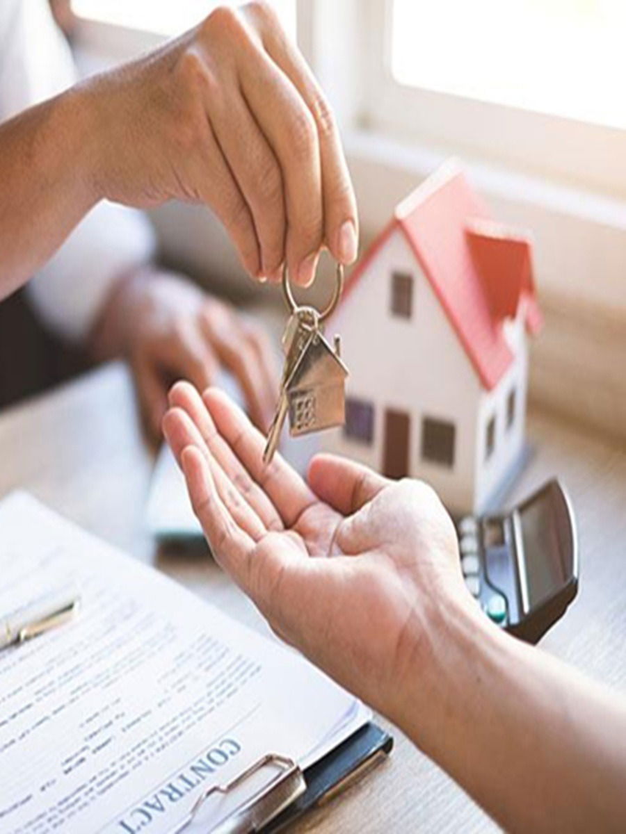 प्रॉपर्टी खरेदी करताना ही कागदपत्रं तपासली? - Marathi News | प्रॉपर्टी खरेदी करताना ही कागदपत्रं तपासली? | Latest Photos at Lokmat.com