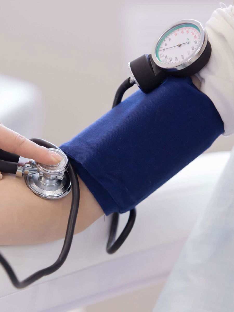 बीपीचा त्रास आहे? मग रक्तदाब कंट्रोलमध्ये ठेवण्यासाठीचे घरगुती उपाय - Marathi News | बीपीचा त्रास आहे? मग रक्तदाब कंट्रोलमध्ये ठेवण्यासाठीचे घरगुती उपाय | Latest Photos at Lokmat.com