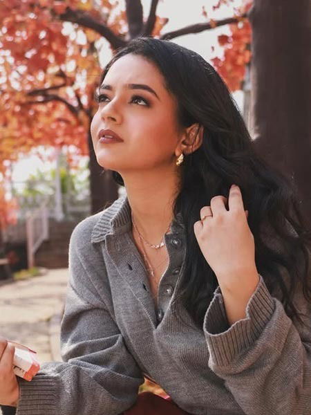 साध्या 'अबोली'चा ग्लॅमरस अंदाज, फोटो चर्चेत साध्या 'अबोली'चा ग्लॅमरस अंदाज, फोटो चर्चेत