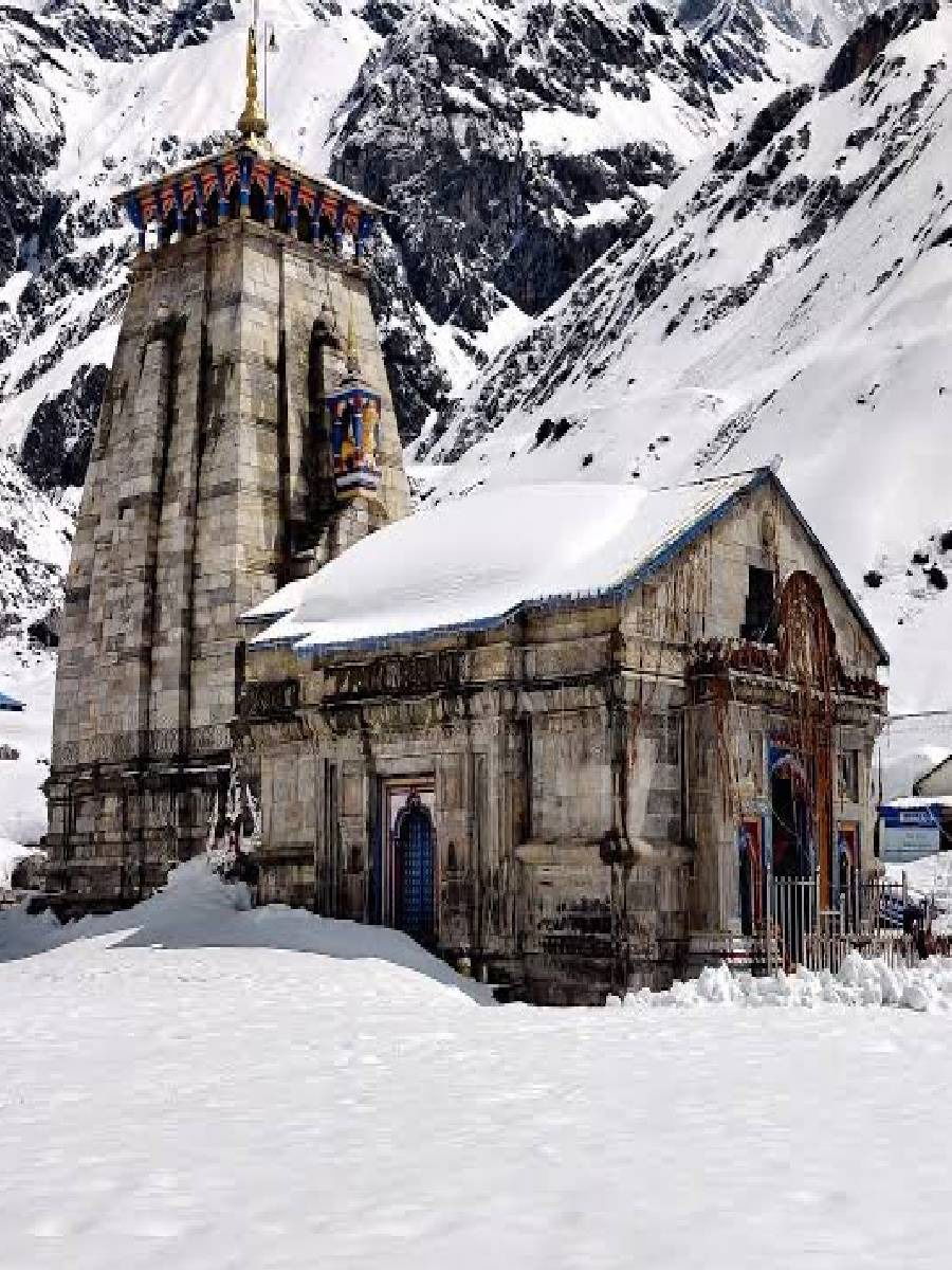 काश्मीर अन् केदारनाथ मधील या वर्षीचा पहिला बर्फ - Marathi News | काश्मीर अन् केदारनाथ मधील या वर्षीचा पहिला बर्फ | Latest Photos at Lokmat.com