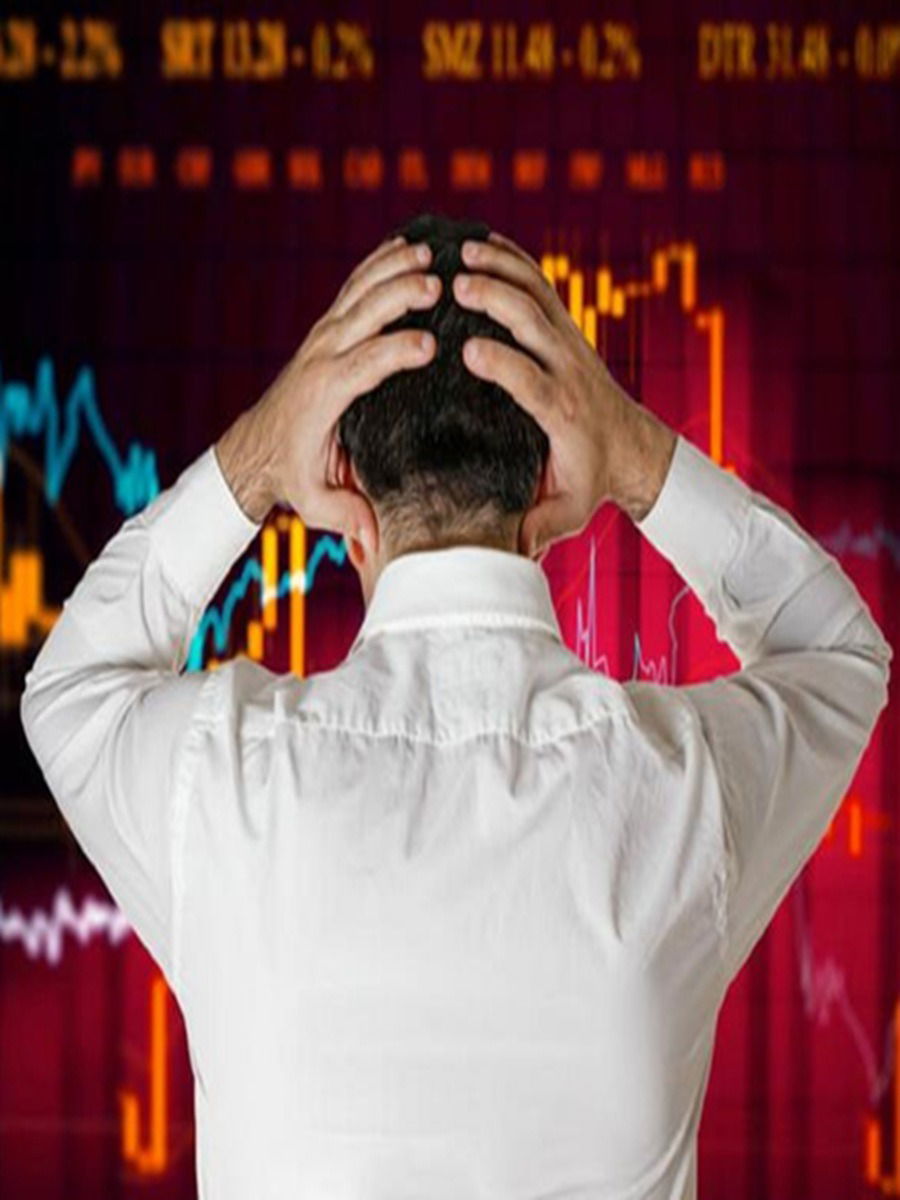 ट्रम्प यांचा टॅरिफ बॉम्ब, आता फार्मा क्षेत्रात गुंतवणूक करताना काय काळजी घ्याल? - Marathi News | ट्रम्प यांचा टॅरिफ बॉम्ब, आता फार्मा क्षेत्रात गुंतवणूक करताना काय काळजी घ्याल? | Latest Photos at Lokmat.com