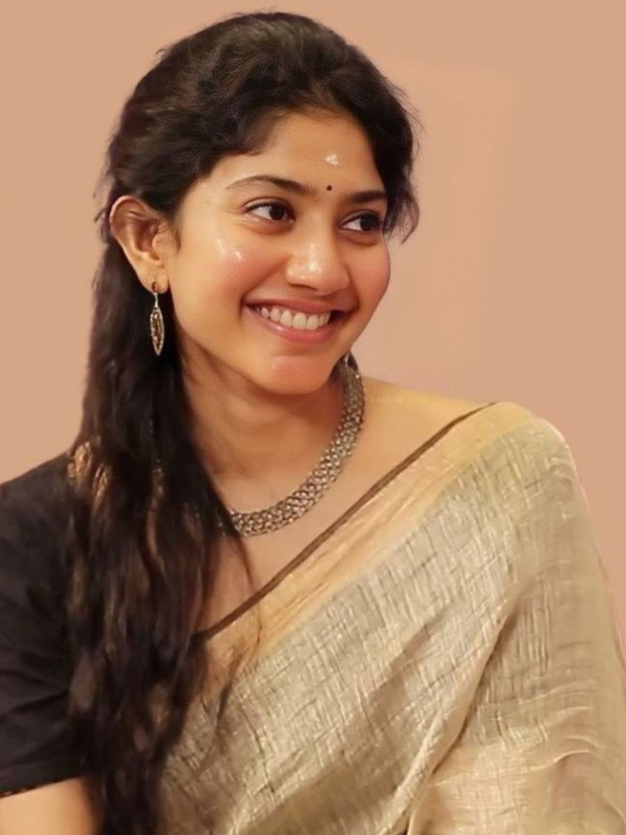 बायकोची जन्मतारीख 'ही' आहे? लक्की! - Marathi News | बायकोची जन्मतारीख 'ही' आहे? लक्की! | Latest Photos at Lokmat.com