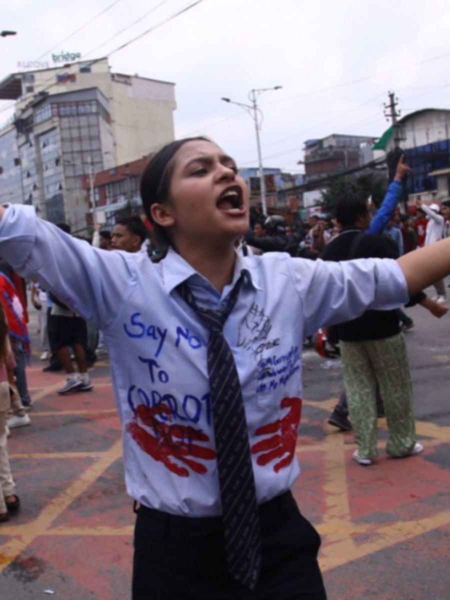 सोशल मीडियाने कोणत्या देशांमध्ये सत्ता उलथवली? - Marathi News | सोशल मीडियाने कोणत्या देशांमध्ये सत्ता उलथवली? | Latest Photos at Lokmat.com