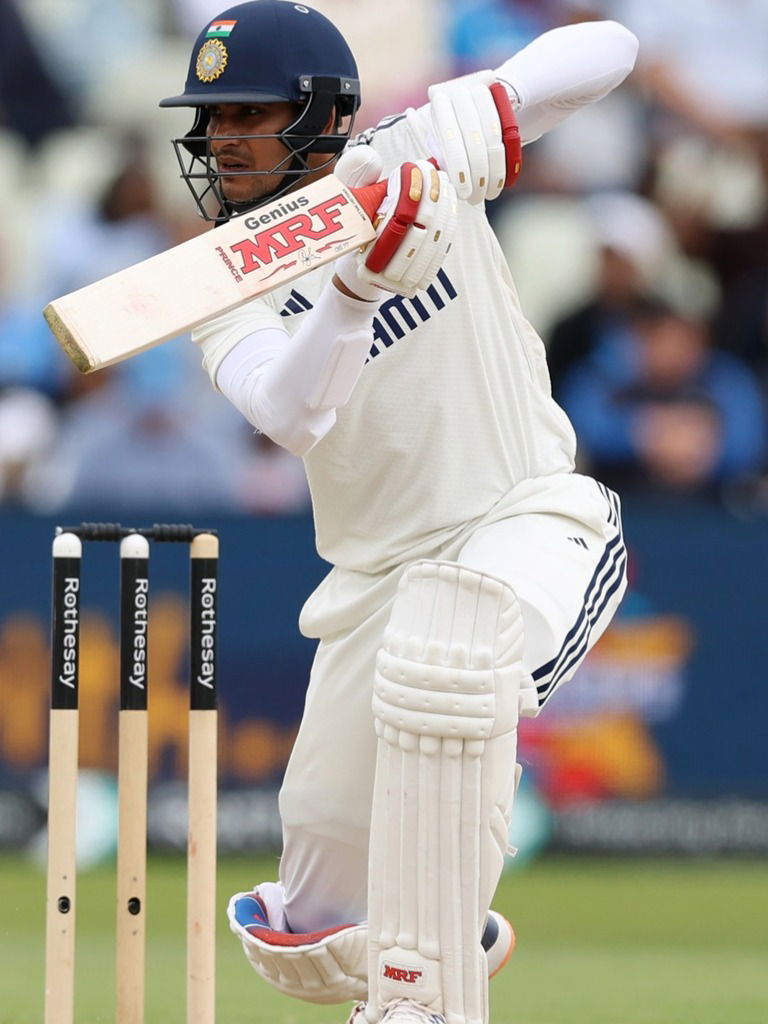 गिल ठरला धावांची 'बरसात' करणारा कॅप्टन; गावसकरांचा विक्रम मोडला - Marathi News | गिल ठरला धावांची 'बरसात' करणारा कॅप्टन; गावसकरांचा विक्रम मोडला | Latest Photos at Lokmat.com