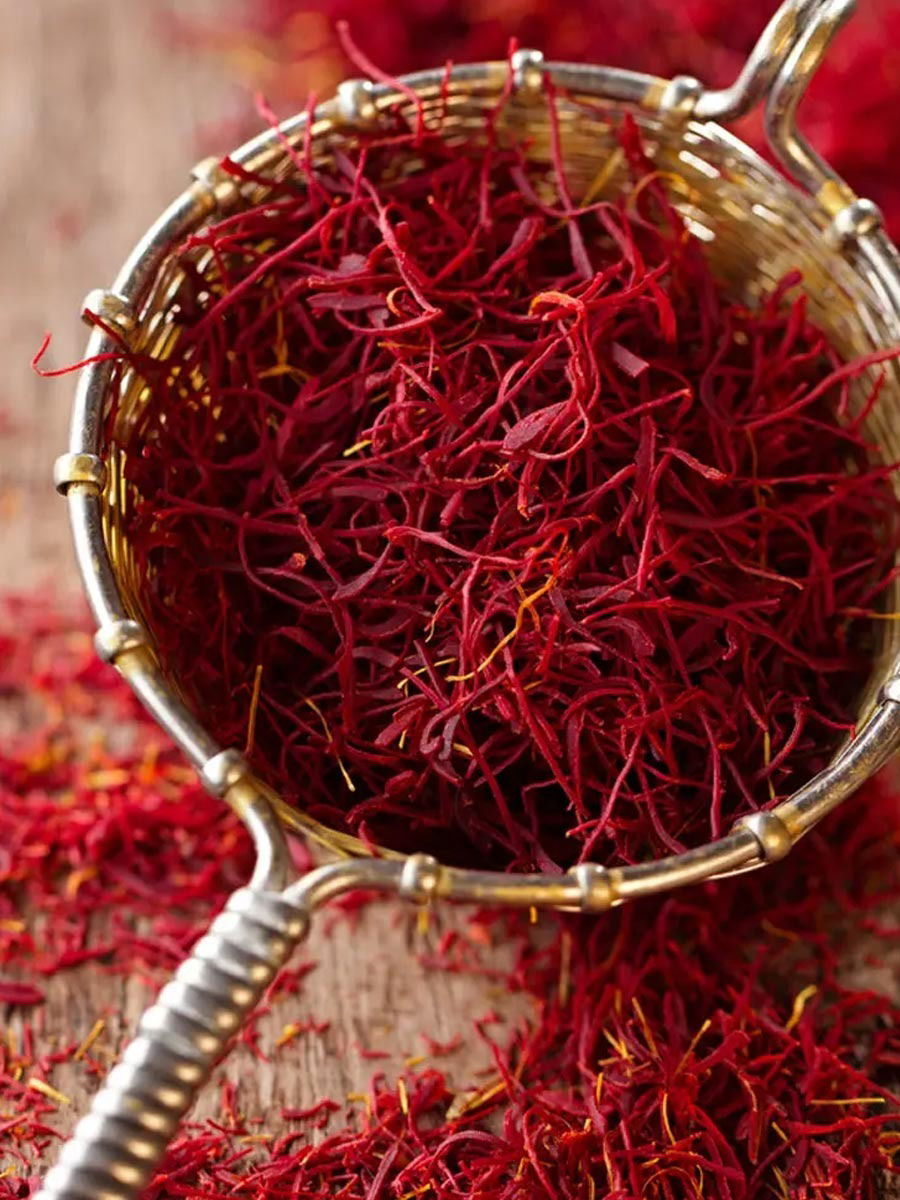 'या' पद्धतीने ओळखा अस्सल शुद्ध केसर.. - Marathi News | 'या' पद्धतीने ओळखा अस्सल शुद्ध केसर.. | Latest Photos at Lokmat.com 'या' पद्धतीने ओळखा अस्सल शुद्ध केसर.. - Marathi News | 'या' पद्धतीने ओळखा अस्सल शुद्ध केसर.. | Latest Photos at Lokmat.com
