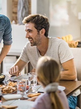 सूर्यास्तापूर्वी जेवणाचे आहेत मोठे फायदे! - Marathi News | सूर्यास्तापूर्वी जेवणाचे आहेत मोठे फायदे! | Latest Photos at Lokmat.com