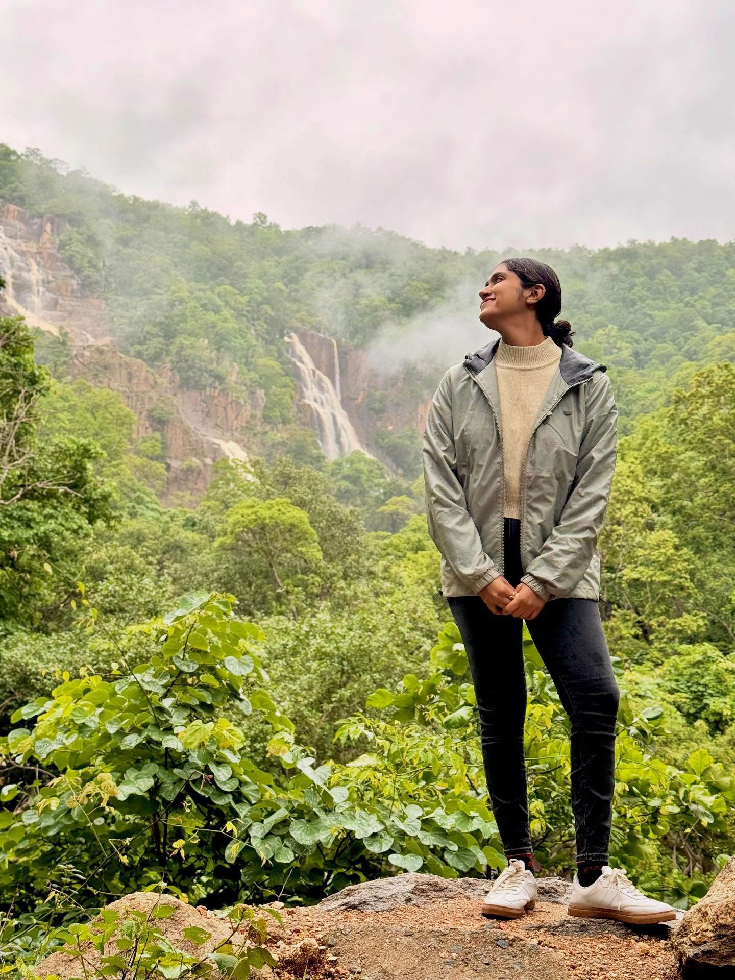 निसर्गरम्य वातावरणात रमली आर्ची! - Marathi News | निसर्गरम्य वातावरणात रमली आर्ची! | Latest Photos at Lokmat.com