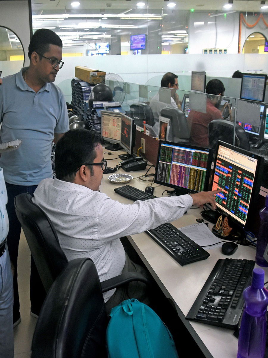 एकावर १० बोनस शेअर्स देणार 'ही' कंपनी - Marathi News | एकावर १० बोनस शेअर्स देणार 'ही' कंपनी | Latest Photos at Lokmat.com