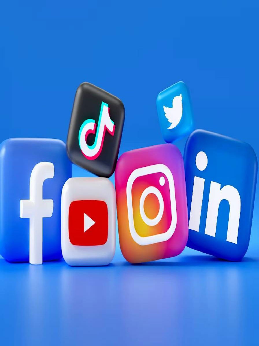 जगातील या ५ देशात सोशल मीडियावर आहे पूर्ण बंदी - Marathi News | जगातील या ५ देशात सोशल मीडियावर आहे पूर्ण बंदी | Latest Photos at Lokmat.com