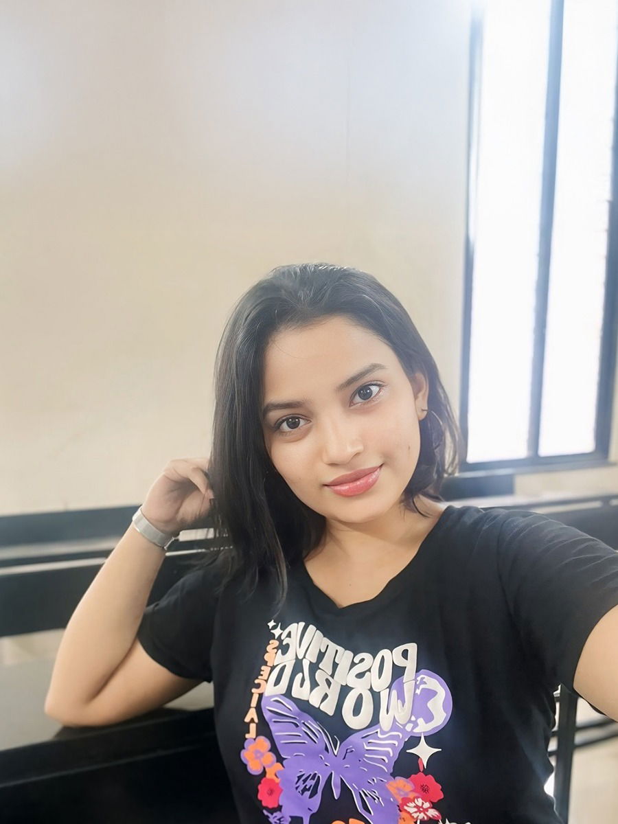 'फॅण्ड्री'तील शालूचा न्यू लूक चर्चेत - Marathi News | 'फॅण्ड्री'तील शालूचा न्यू लूक चर्चेत | Latest Photos at Lokmat.com