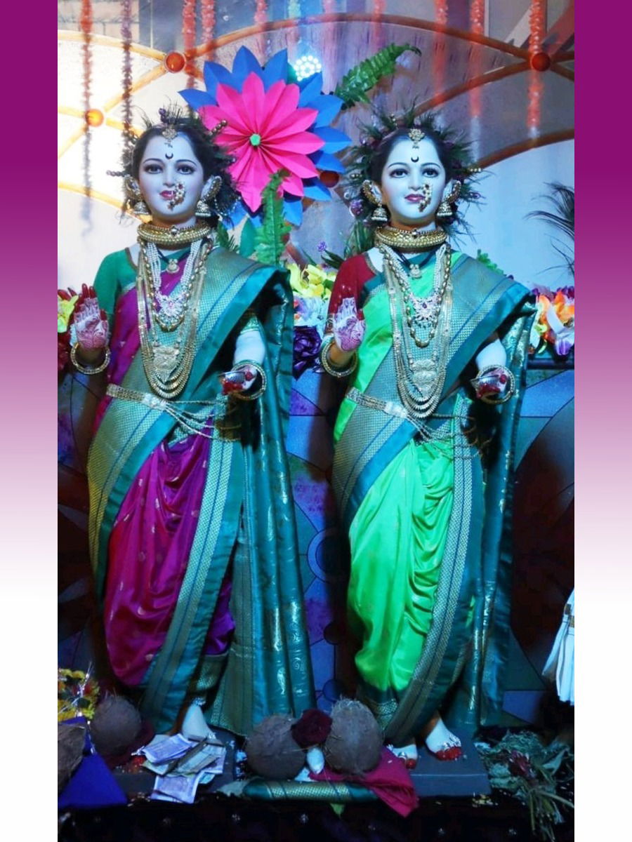 ज्येष्ठा आणि कनिष्ठा गौरी नक्की कोण? - Marathi News | ज्येष्ठा आणि कनिष्ठा गौरी नक्की कोण? | Latest Photos at Lokmat.com