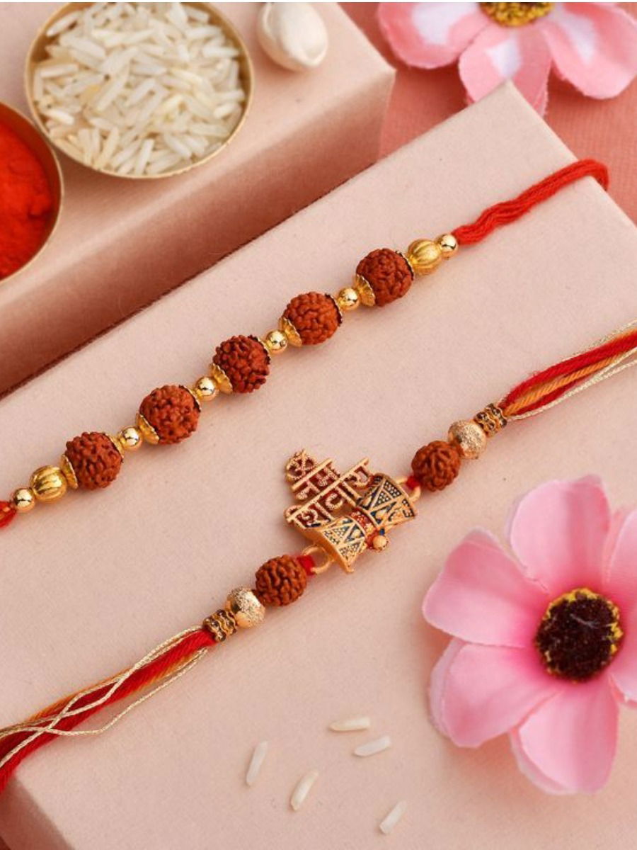 रुद्राक्षाची राखी बांधावी का? - Marathi News | रुद्राक्षाची राखी बांधावी का? | Latest Photos at Lokmat.com