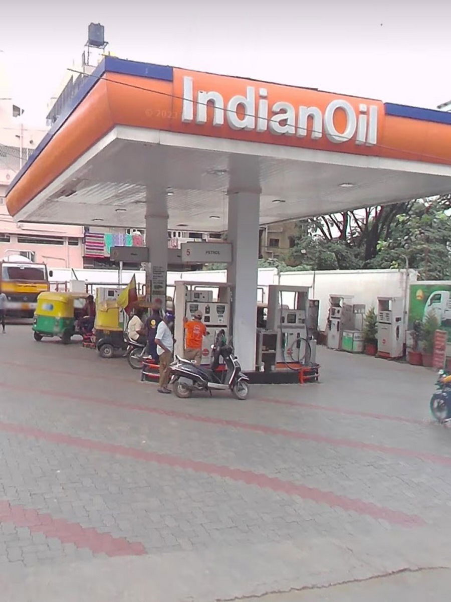 पेट्रोल पंप उघडून मोठी कमाई करा! - Marathi News | पेट्रोल पंप उघडून मोठी कमाई करा! | Latest Photos at Lokmat.com
