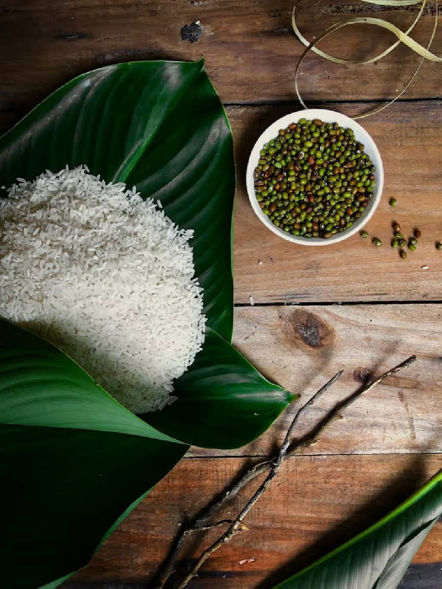 तुम्हीही रोज भात खाता का? भात खाण्याचे फायदे जाणून घ्या - Marathi News | तुम्हीही रोज भात खाता का? भात खाण्याचे फायदे जाणून घ्या | Latest Photos at Lokmat.com