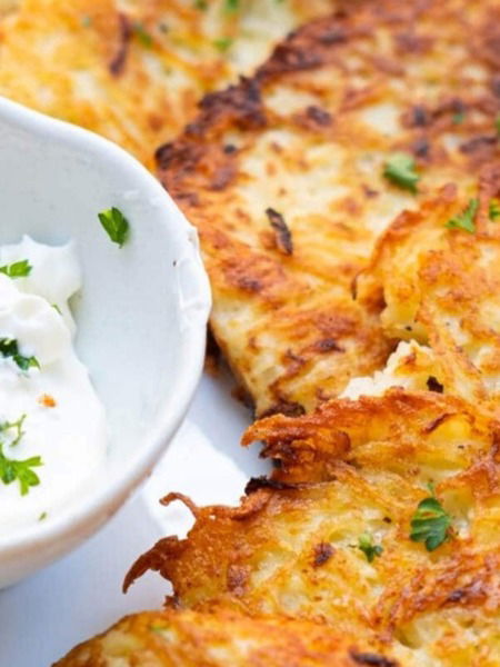 बटाट्याच्या किसाचे ५ चविष्ट पदार्थ - Marathi News | बटाट्याच्या किसाचे ५ चविष्ट पदार्थ | Latest Photos at Lokmat.com