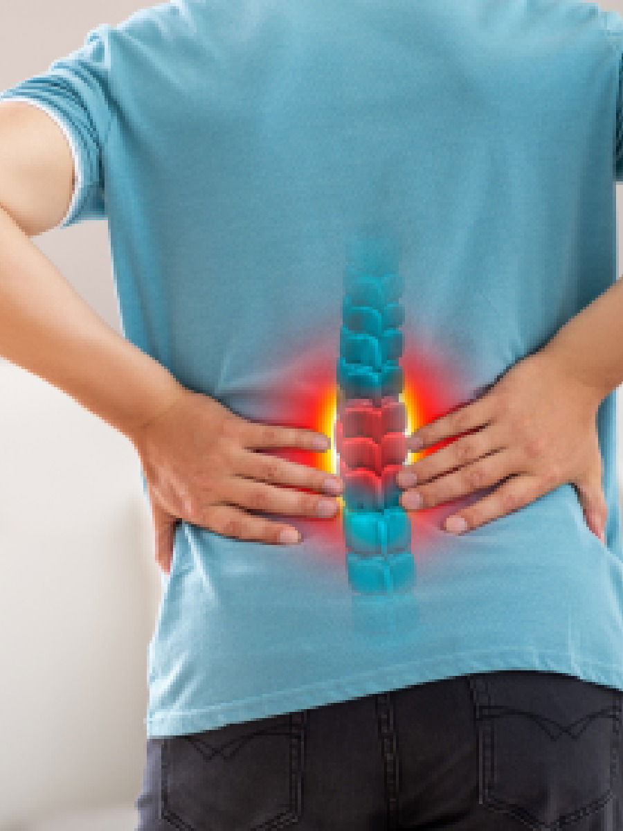 स्लिप डिस्क नेमकं कशामुळे होतो? काय आहेत कारणं - Marathi News | स्लिप डिस्क नेमकं कशामुळे होतो? काय आहेत कारणं | Latest Photos at Lokmat.com