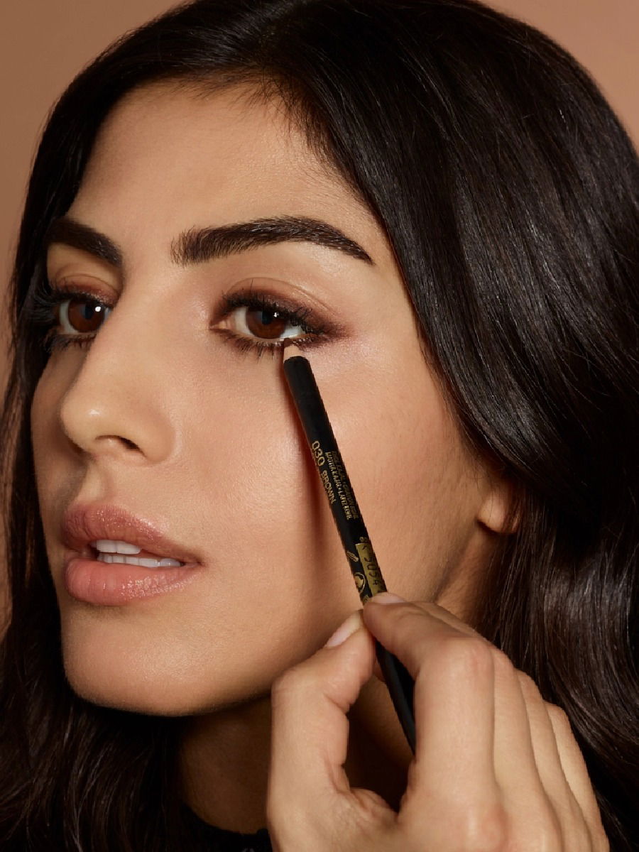 दररोज काजळ अन् लायनर लावणं डोळ्यांसाठी घातक! - Marathi News | दररोज काजळ अन् लायनर लावणं डोळ्यांसाठी घातक! | Latest Photos at Lokmat.com