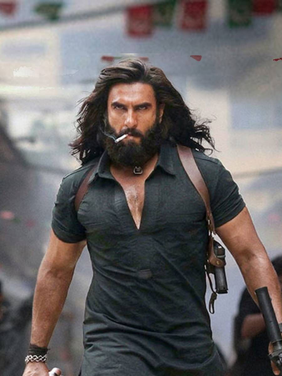 'धुरंधर'साठी रणवीरने किती कोटी घेतले? 'धुरंधर'साठी रणवीरने किती कोटी घेतले?