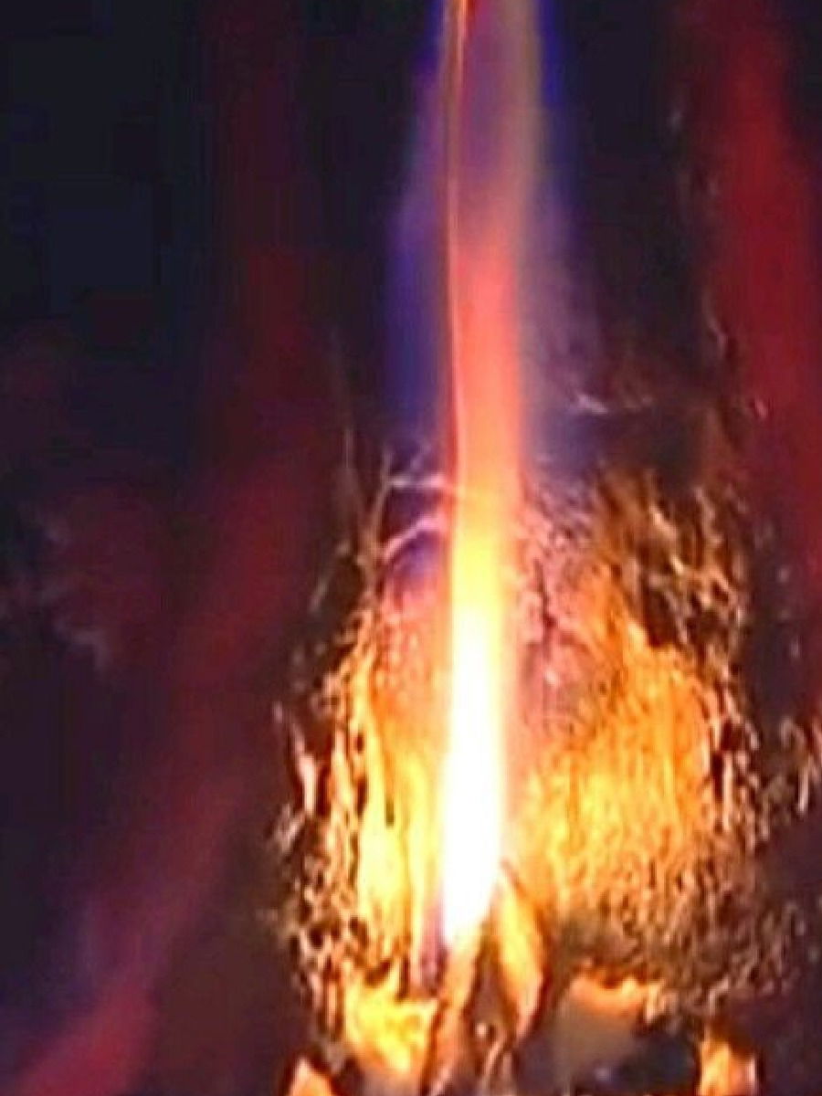 अखंड ज्वाळांचा चमत्कार ज्वालामुखी मंदिर - Marathi News | अखंड ज्वाळांचा चमत्कार ज्वालामुखी मंदिर | Latest Photos at Lokmat.com