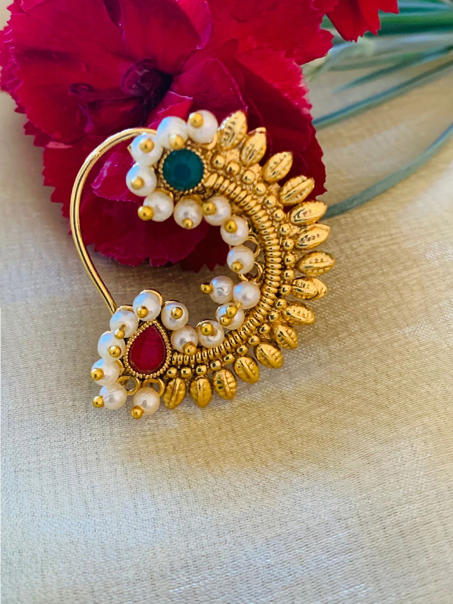 आली समीप लग्नघटिका! नववधूसाठी सध्या ट्रेंडमध्ये आहेत या नथ - Marathi News | आली समीप लग्नघटिका! नववधूसाठी सध्या ट्रेंडमध्ये आहेत या नथ | Latest Photos at Lokmat.com