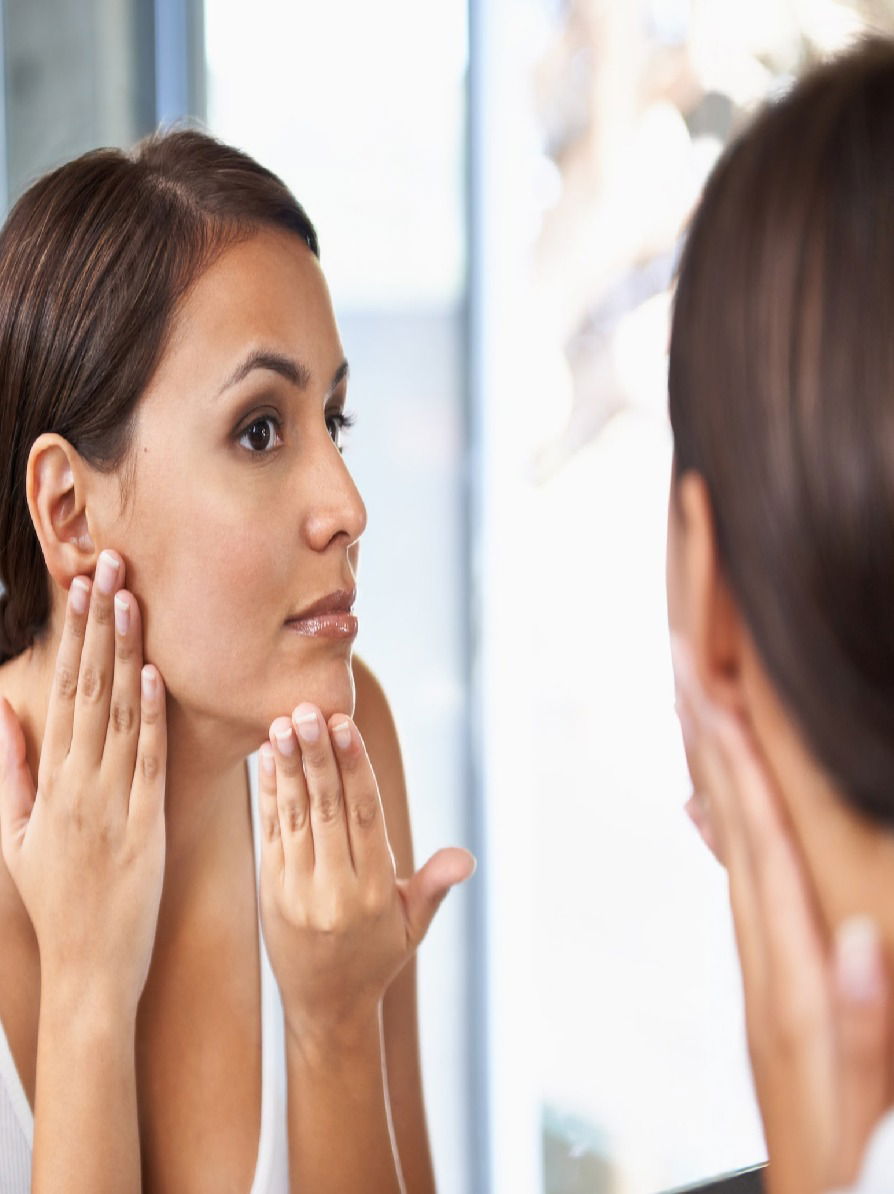 चेहऱ्यावर वारंवार पुरळ येतंय? जाणून घ्या,PCOS ची लक्षणं - Marathi News | चेहऱ्यावर वारंवार पुरळ येतंय? जाणून घ्या,PCOS ची लक्षणं | Latest Photos at Lokmat.com