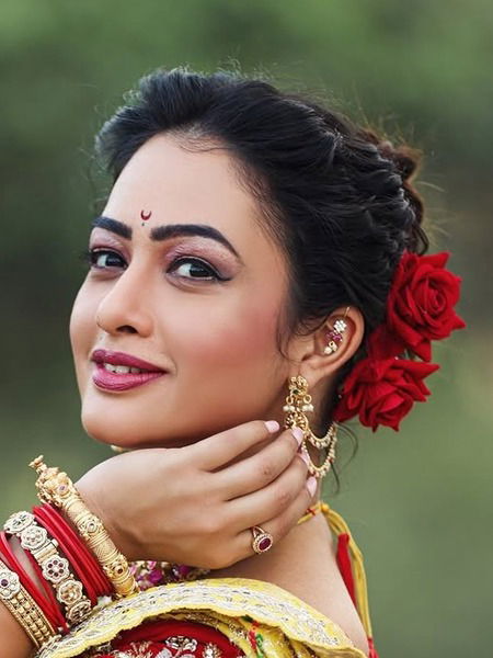 जरा हसली, जरी खुलली...! जरा हसली, जरी खुलली...!