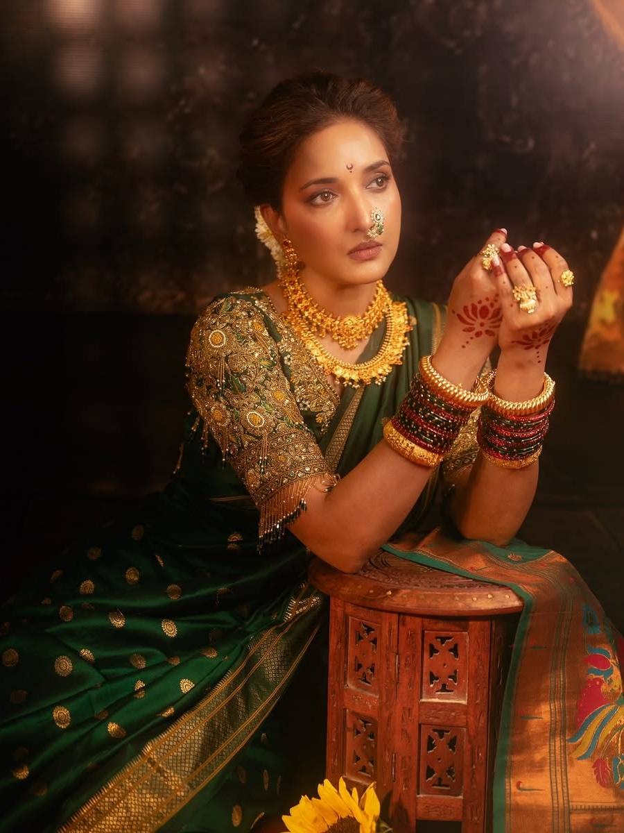 मालिकाविश्व गाजवणाऱ्या रुपाली भोसलेचं शिक्षण किती? - Marathi News | मालिकाविश्व गाजवणाऱ्या रुपाली भोसलेचं शिक्षण किती? | Latest Photos at Lokmat.com