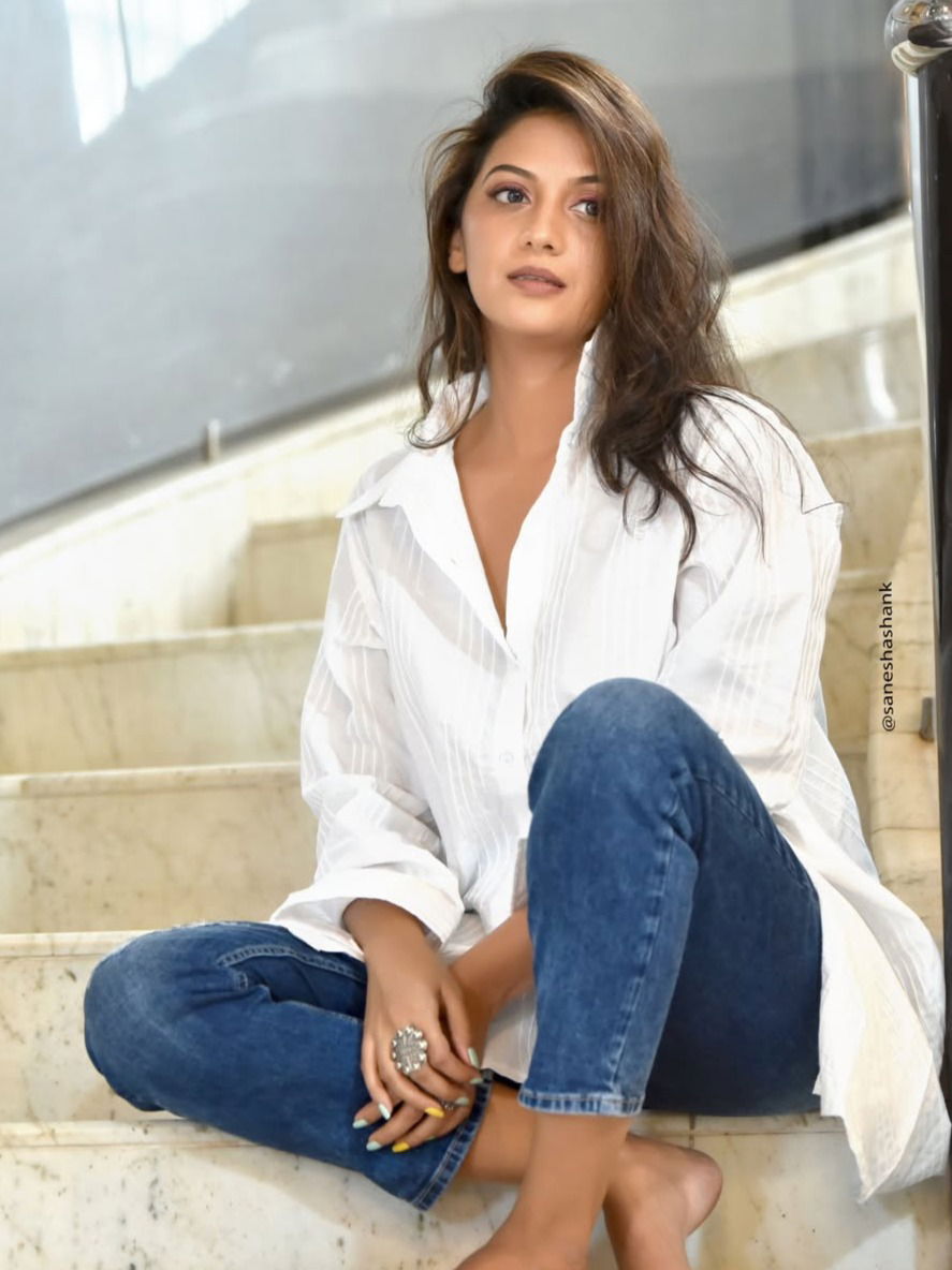 साध्या सोज्वळ तेजश्रीचा बोल्ड अंदाज पाहत राहाल - Marathi News | साध्या सोज्वळ तेजश्रीचा बोल्ड अंदाज पाहत राहाल | Latest Photos at Lokmat.com