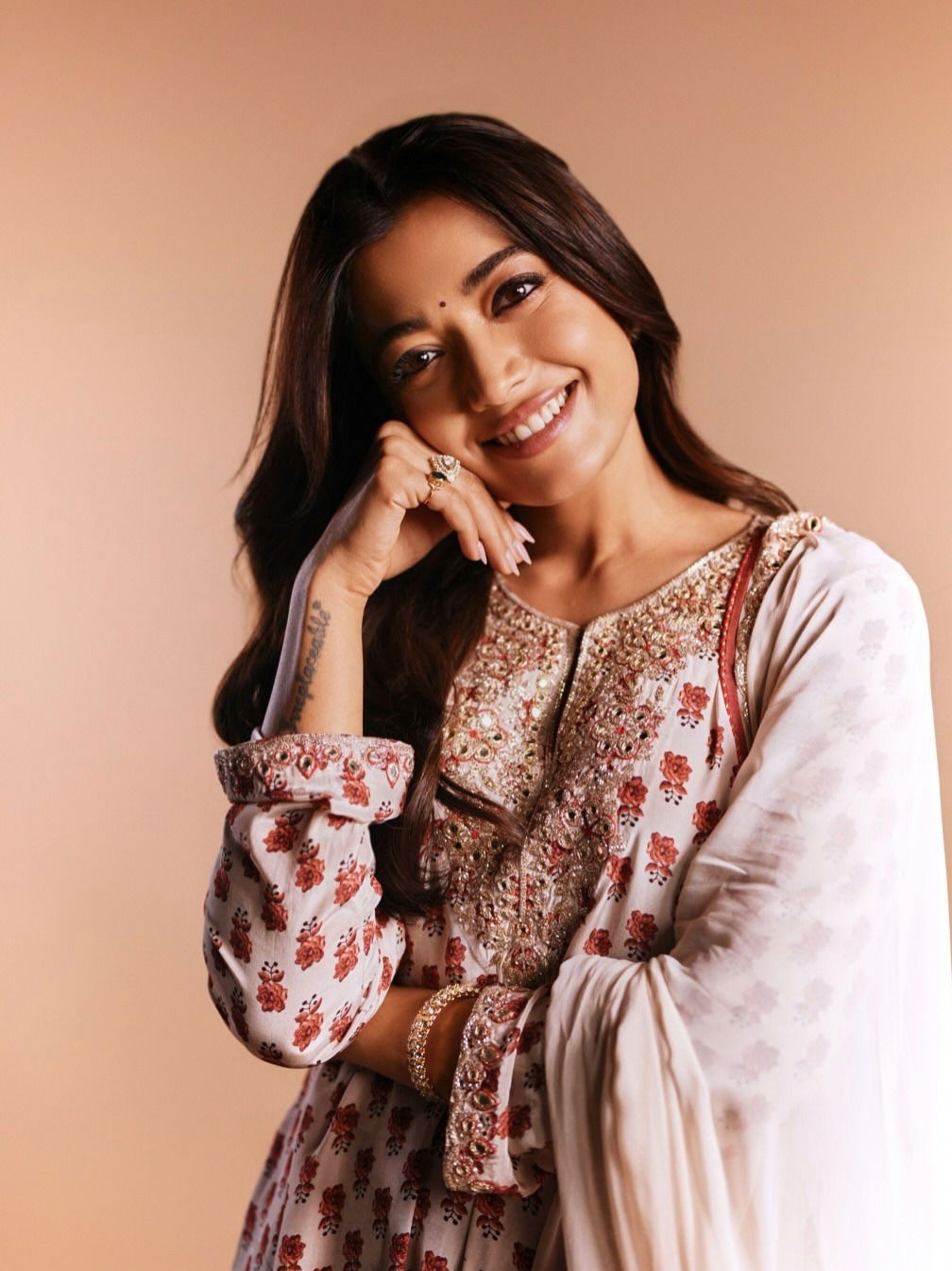 सादगी तो हमारी जरा देखिए...!