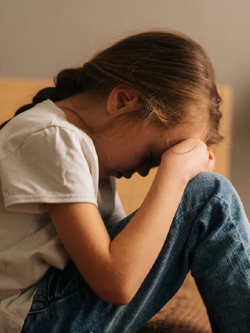 पालकांच्या 'या' वाक्यामुळे वाढतो मुलांचा भित्रेपणा - Marathi News | पालकांच्या 'या' वाक्यामुळे वाढतो मुलांचा भित्रेपणा | Latest Photos at Lokmat.com