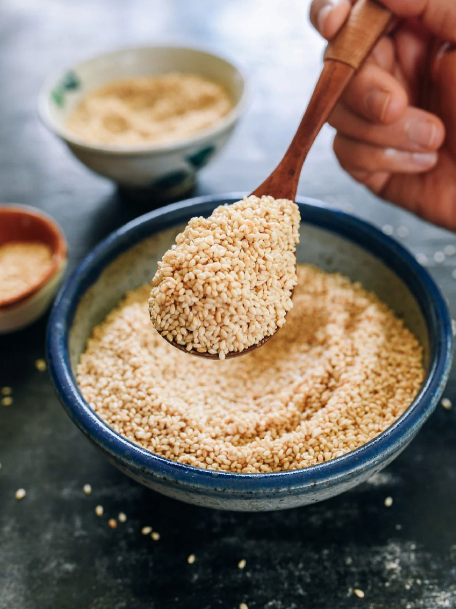 तीळ खाल्ल्यामुळे होतील अनेक व्याधी दूर, जाणून घ्या फायदे - Marathi News | तीळ खाल्ल्यामुळे होतील अनेक व्याधी दूर, जाणून घ्या फायदे | Latest Photos at Lokmat.com