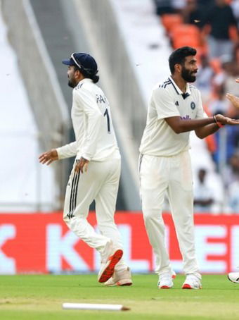 टेस्टमध्ये क्लीन बोल्डच्या रुपात सर्वाधिक शिकार करणारे १० गोलंदाज - Marathi News | टेस्टमध्ये क्लीन बोल्डच्या रुपात सर्वाधिक शिकार करणारे १० गोलंदाज | Latest Photos at Lokmat.com