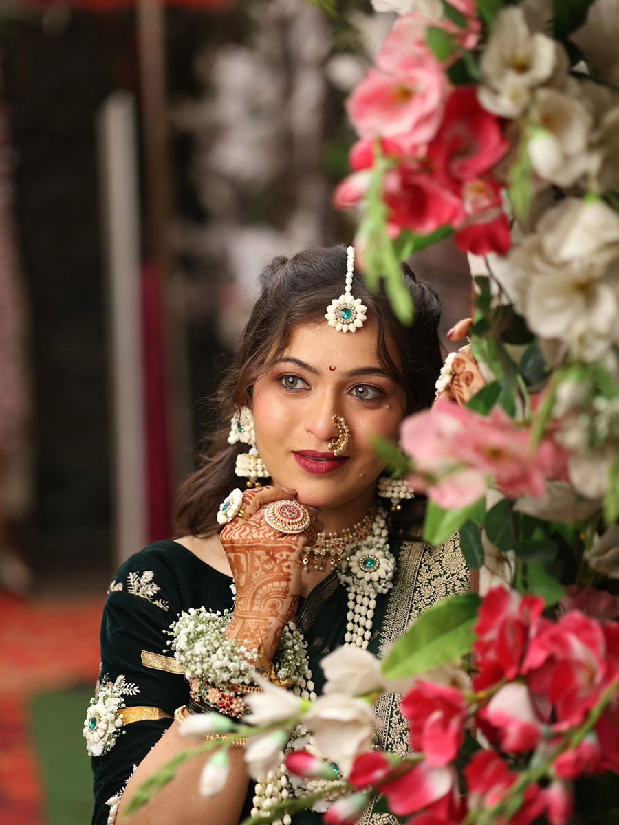 कुणी तरी येणार, येणार गं..! - Marathi News | कुणी तरी येणार, येणार गं..! | Latest Photos at Lokmat.com