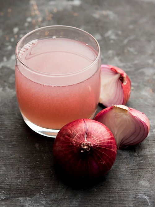 केसांना कांद्याचा रस लावण्याचा फायदे - Marathi News | केसांना कांद्याचा रस लावण्याचा फायदे | Latest Photos at Lokmat.com