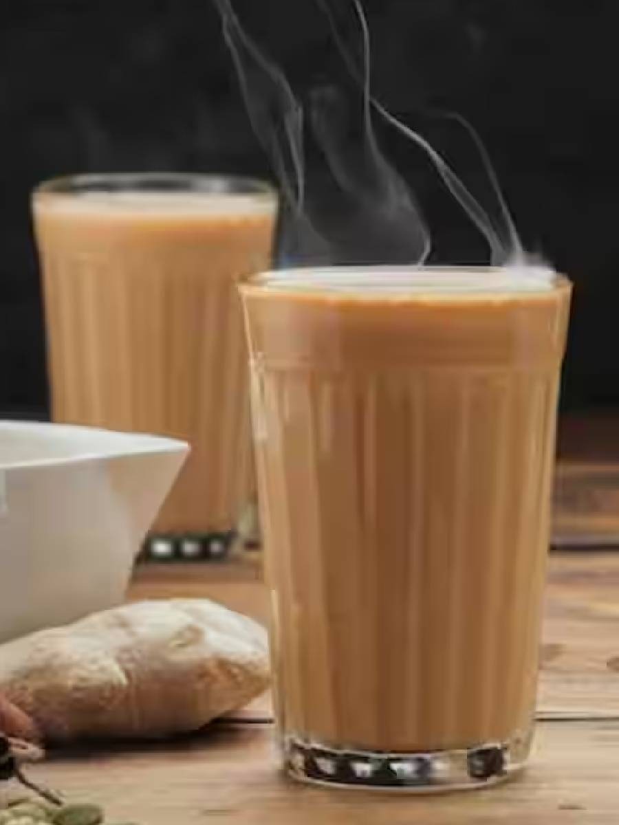 साधा हेल्दी चहा कसा बनवायचा? - Marathi News | साधा हेल्दी चहा कसा बनवायचा? | Latest Photos at Lokmat.com