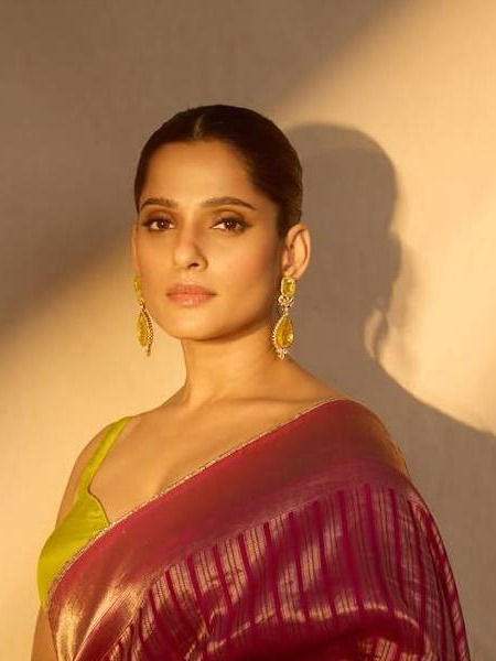 सादगी में ही सुंदरता...! - Marathi News | सादगी में ही सुंदरता...! | Latest Photos at Lokmat.com