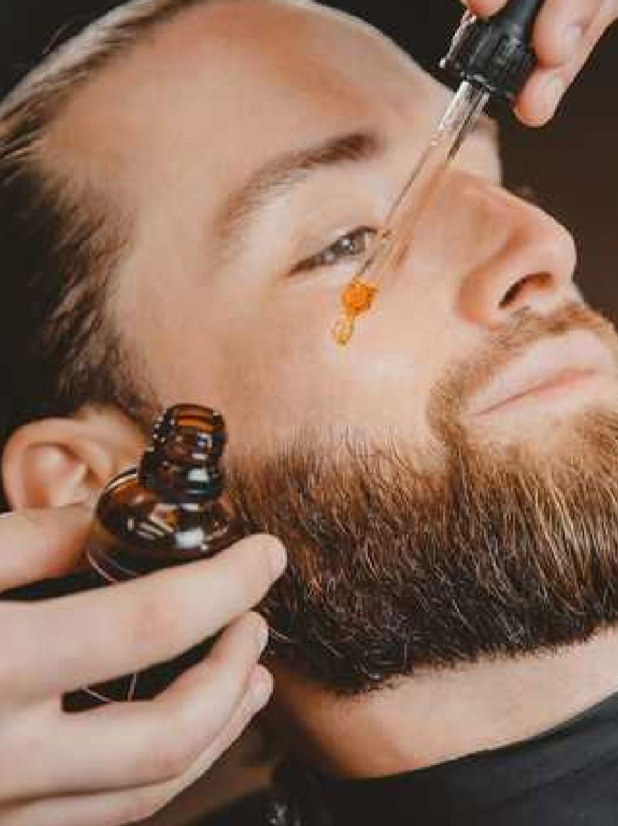 घरीच तयार करा बिअर्ड ऑईल, महागड्या तेलांना करा Bye Bye - Marathi News | घरीच तयार करा बिअर्ड ऑईल, महागड्या तेलांना करा Bye Bye | Latest Photos at Lokmat.com