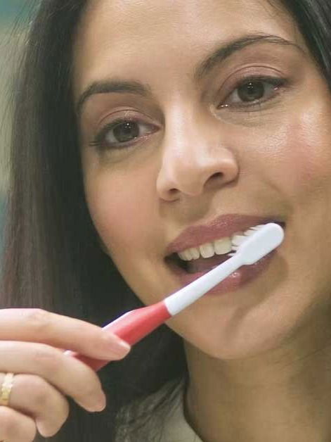 'या' ३ वेळी चुकूनही करु नका ब्रश - Marathi News | 'या' ३ वेळी चुकूनही करु नका ब्रश | Latest Photos at Lokmat.com