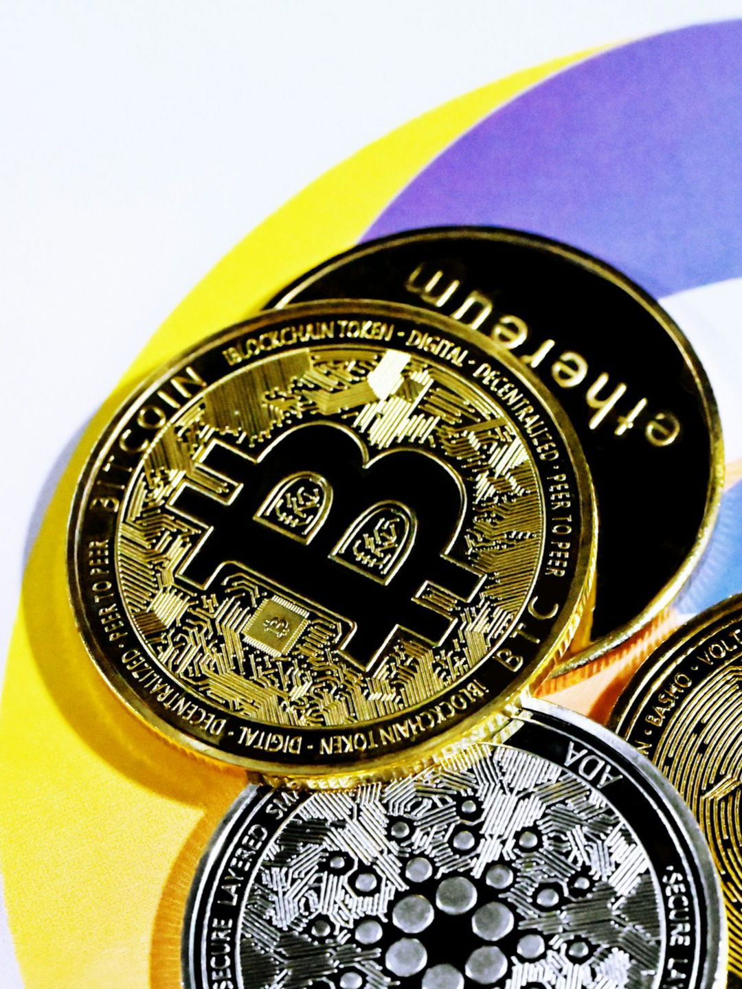 क्रिप्टोकरन्सीमध्ये गुंतवणूक कशी करायची? - Marathi News | क्रिप्टोकरन्सीमध्ये गुंतवणूक कशी करायची? | Latest Photos at Lokmat.com