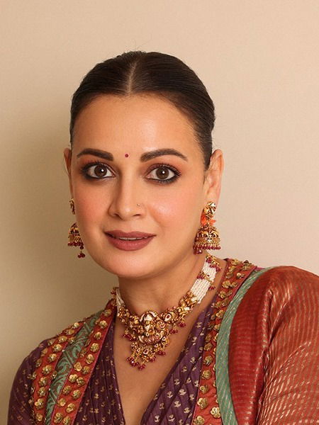 आपकी आँखों में कुछ महके हुए से राज हैं...! - Marathi News | आपकी आँखों में कुछ महके हुए से राज हैं...! | Latest Photos at Lokmat.com