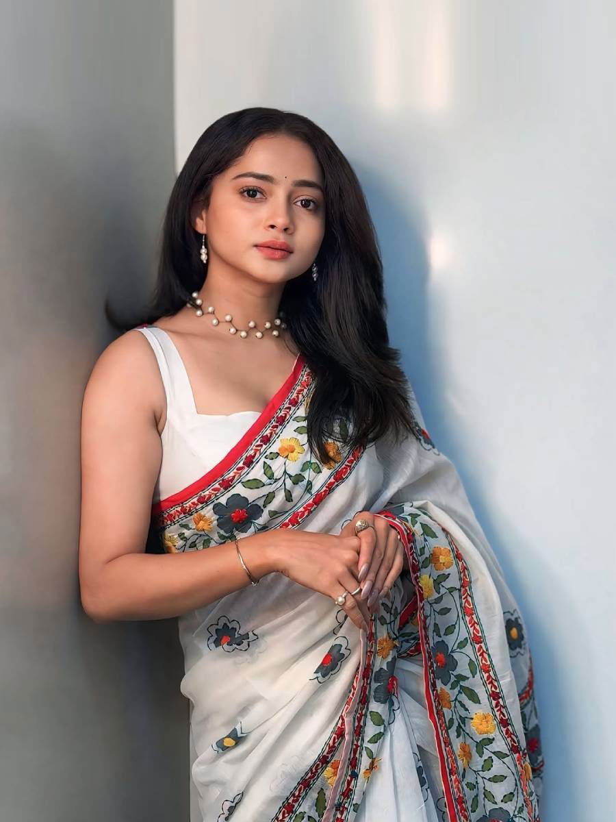 रिक्षा चालवायचे शिवाली परबचे वडील रिक्षा चालवायचे शिवाली परबचे वडील