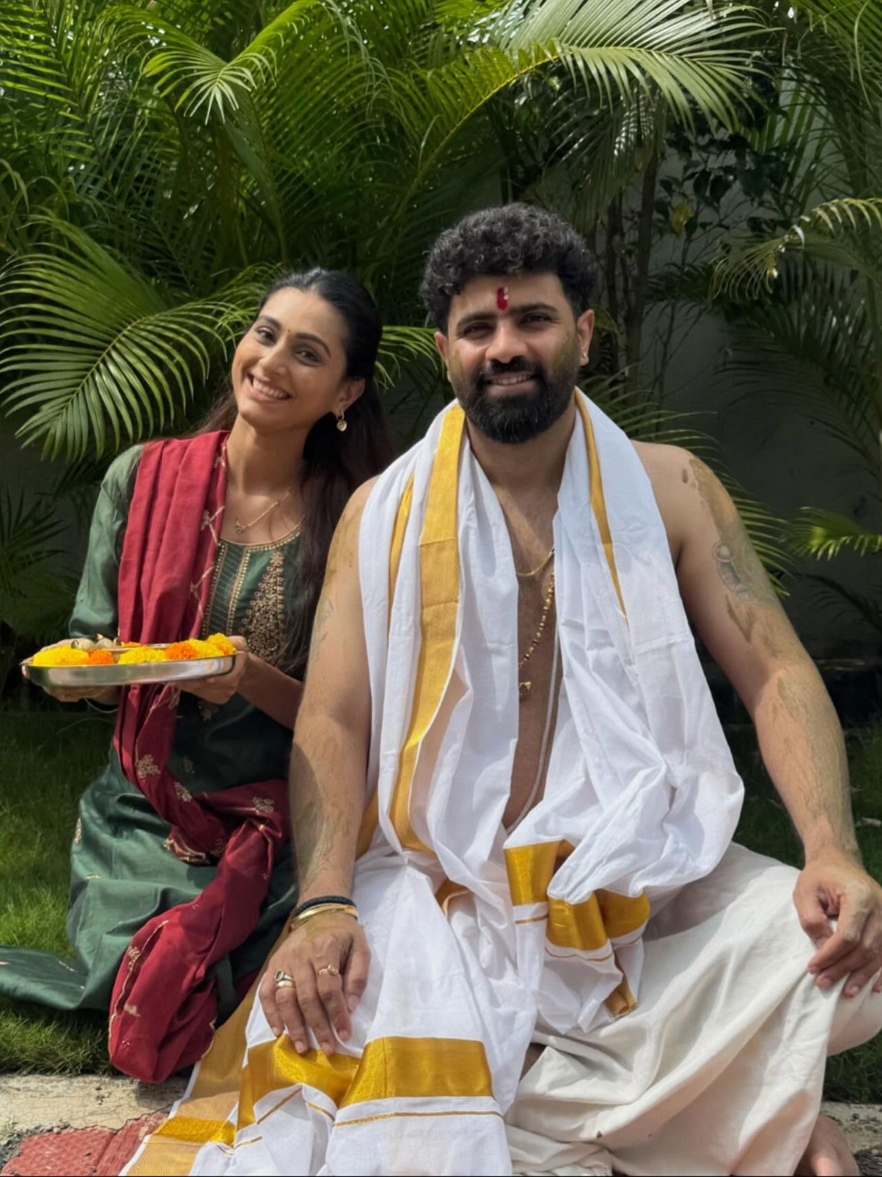 रेश्मा शिंदेने लग्नानंतर साजरी केली पहिली दिवाळी - Marathi News | रेश्मा शिंदेने लग्नानंतर साजरी केली पहिली दिवाळी | Latest Photos at Lokmat.com