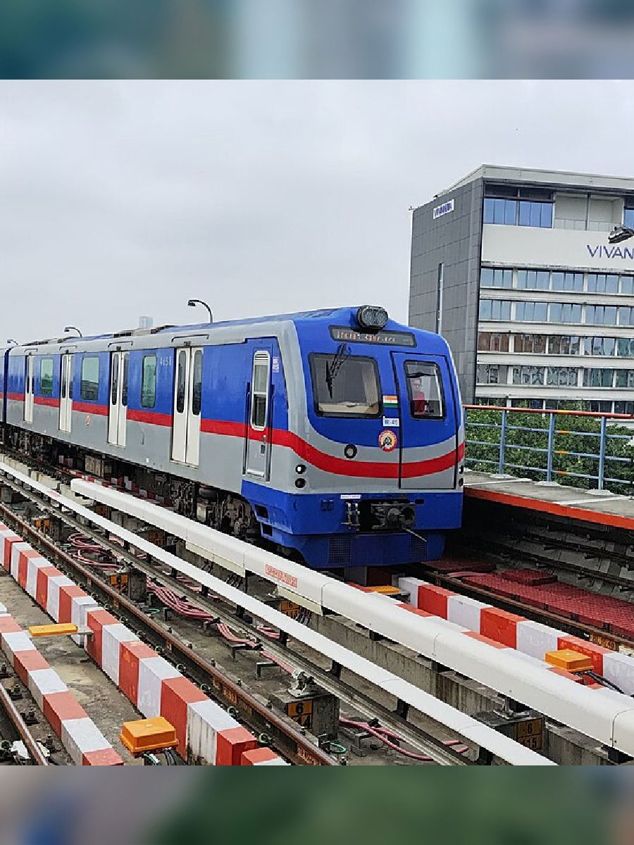 मेट्रो किंवा मोनोरेलला ओपन विंडो का नसते? - Marathi News | मेट्रो किंवा मोनोरेलला ओपन विंडो का नसते? | Latest Photos at Lokmat.com