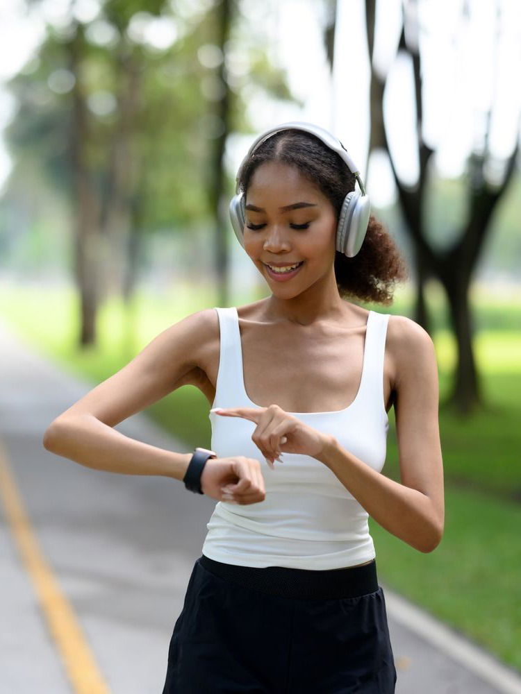 चालण्याची 'फायदेशीर' जपानी पद्धत, काय आहे ३-३ चा फॉर्म्युला? - Marathi News | चालण्याची 'फायदेशीर' जपानी पद्धत, काय आहे ३-३ चा फॉर्म्युला? | Latest Photos at Lokmat.com